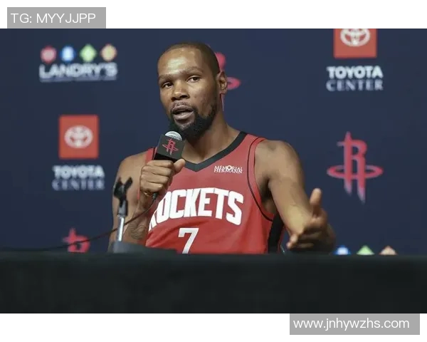 火箭史密斯近两战三分13中0,26年远投命中率仅17%